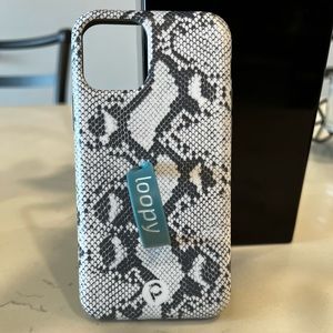 iPhone 11 Pro, snakeskin loopy phone case